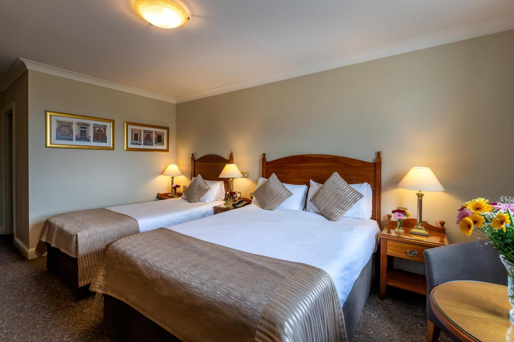 The Newgrange Hotel Navan Kültér fotó